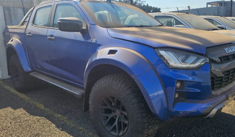 
								ISUZU D-MAX full									