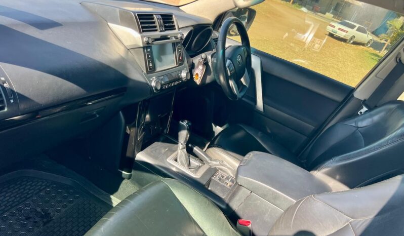 
								TOYOTA LAND CRUISER PRADO full									
