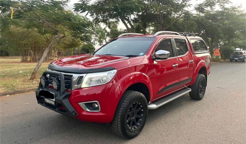 NISSAN NAVARA completo