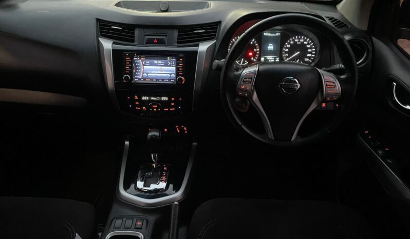 NISSAN NAVARA completo