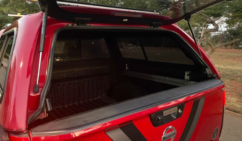 NISSAN NAVARA completo