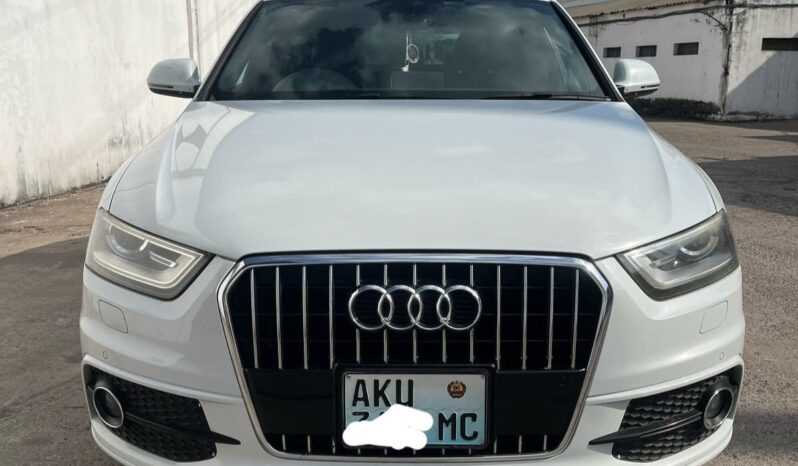 
								Audi Q3 S Line 2012 full									