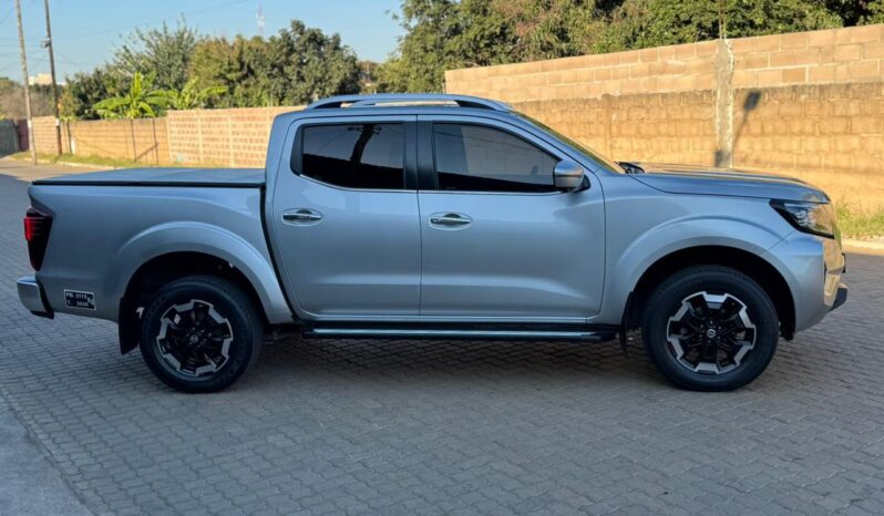 
								NISSAN NAVARA full									