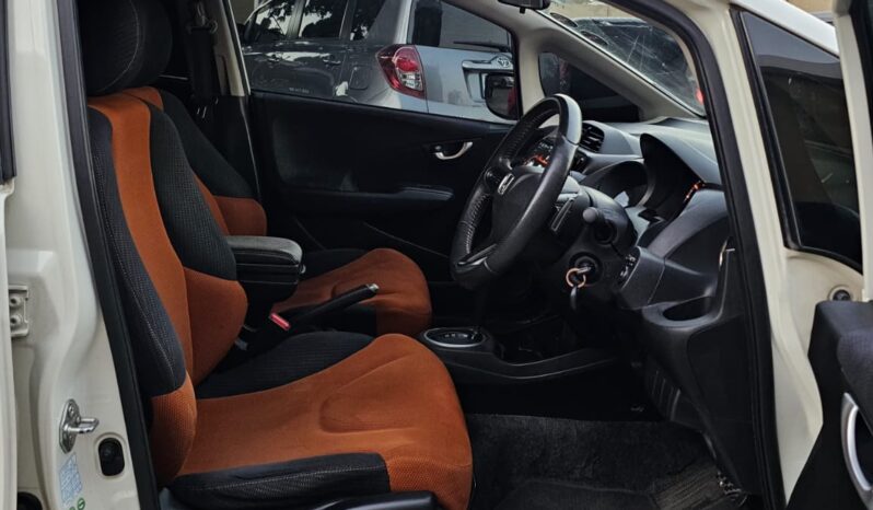 
								HONDA FIT RS full									