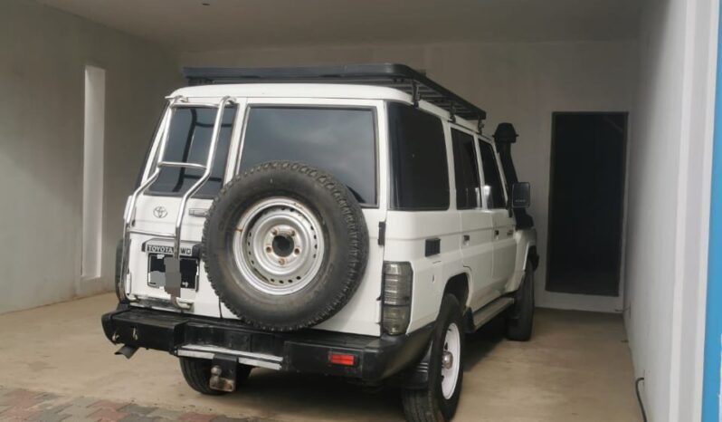 
								TOYOTA LAND CRUISER HZ full									
