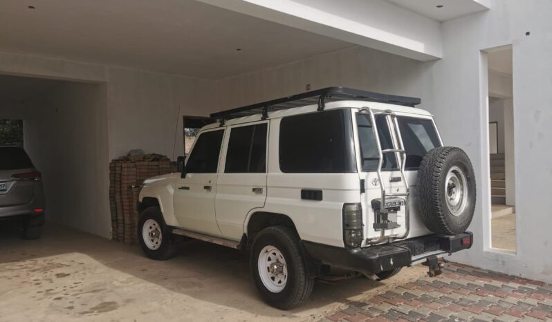 
								TOYOTA LAND CRUISER HZ full									