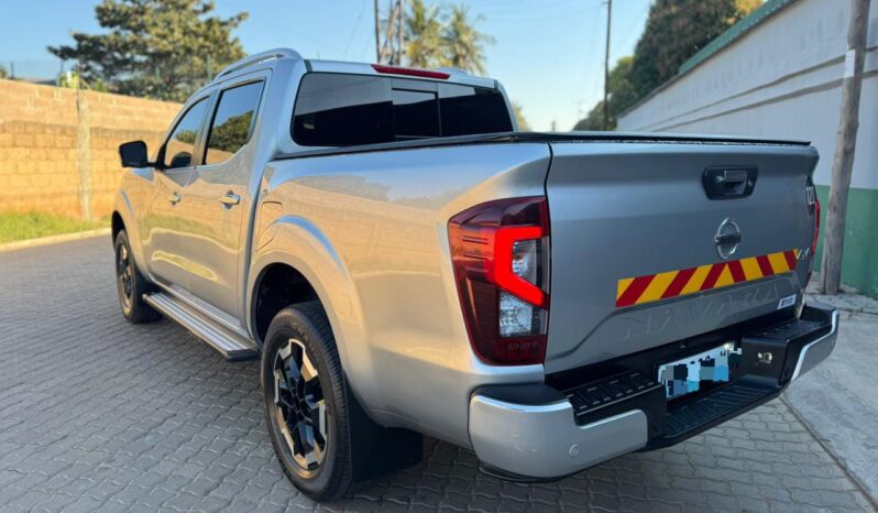 
								NISSAN NAVARA full									