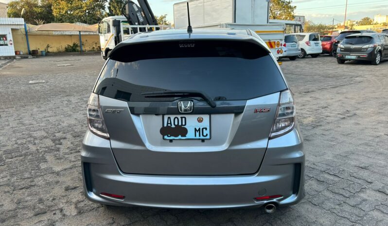 
								HONDA FIT RS full									