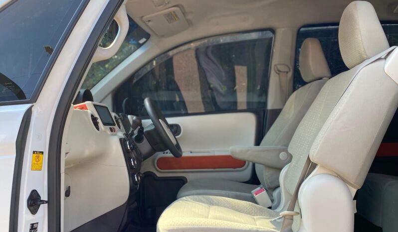 
								TOYOTA PORTE full									
