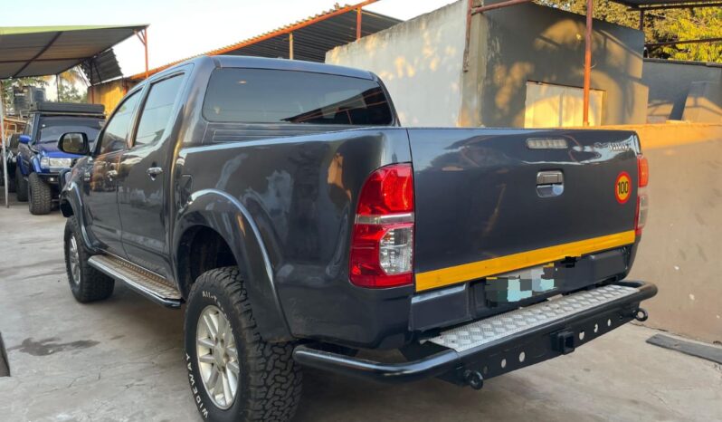 
								TOYOTA HILUX RAIDER full									