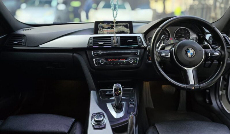
								BMW 320D MSport full									