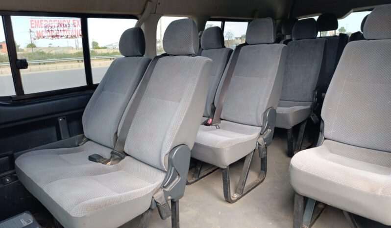 
								TOYOTA QUANTUM full									