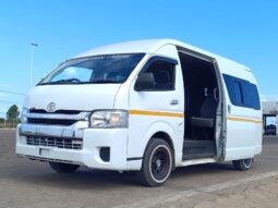 
										TOYOTA QUANTUM full									