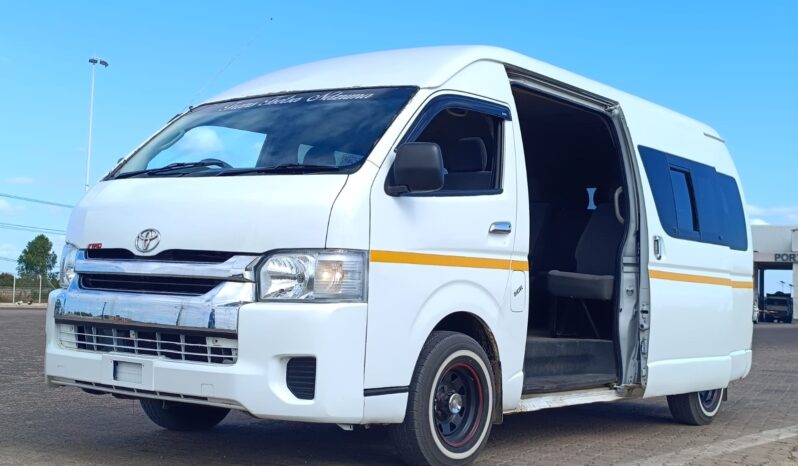 
								TOYOTA QUANTUM full									