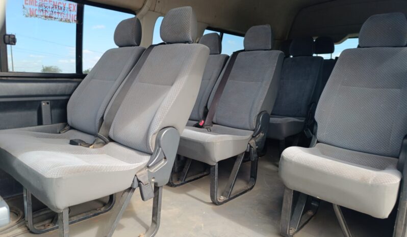 
								TOYOTA QUANTUM full									