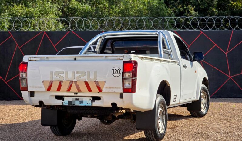 
								ISUZU KB 250 full									