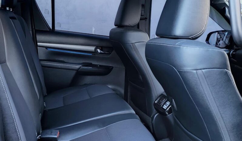 
								TOYOTA HILUX REVO ROCCO full									