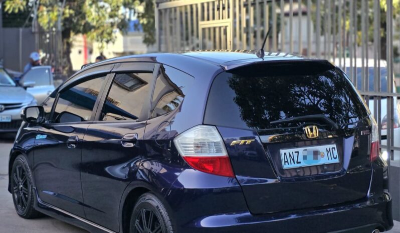 
								HONDA FIT RS full									