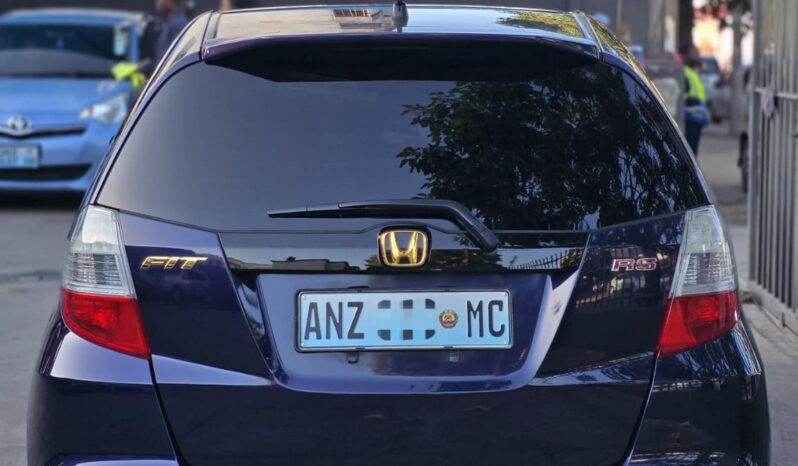 
								HONDA FIT RS full									