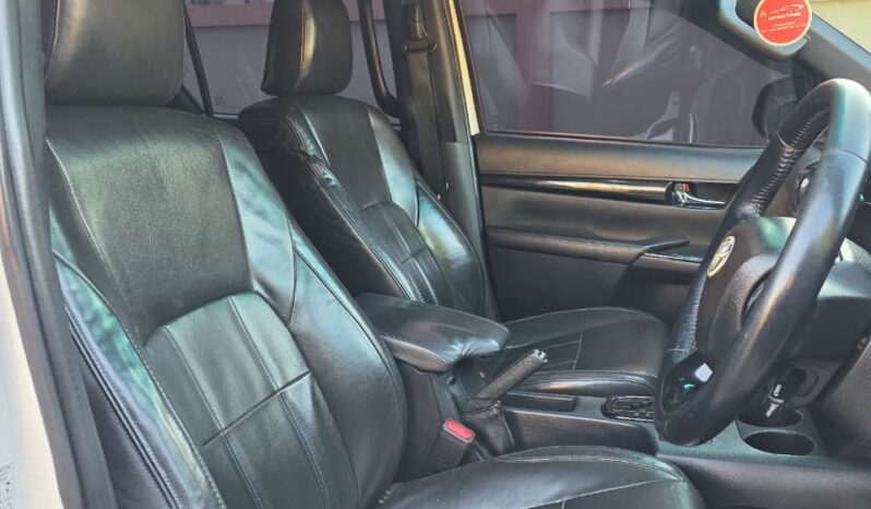 
								TOYOTA HILUX GD6 DAKAR full									