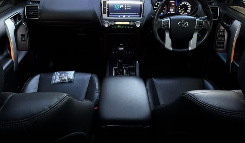 
								TOYOTA LAND CRUISER PRADO full									