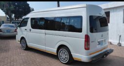 TOYOTA HIACE QUANTUM